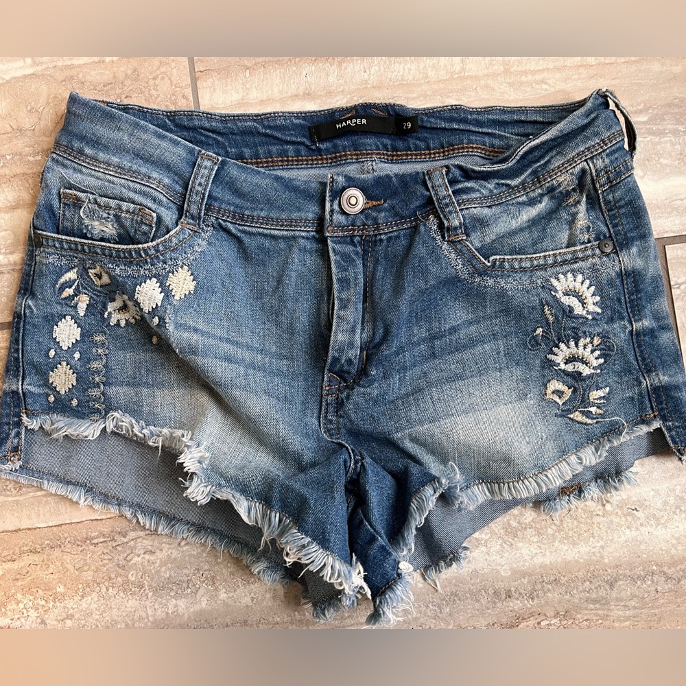 Francesca's Harper Heritage Frayed Shorts Size 29
